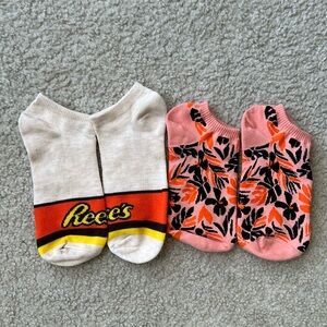 Reese's & Floral Sock Bundle NWOT